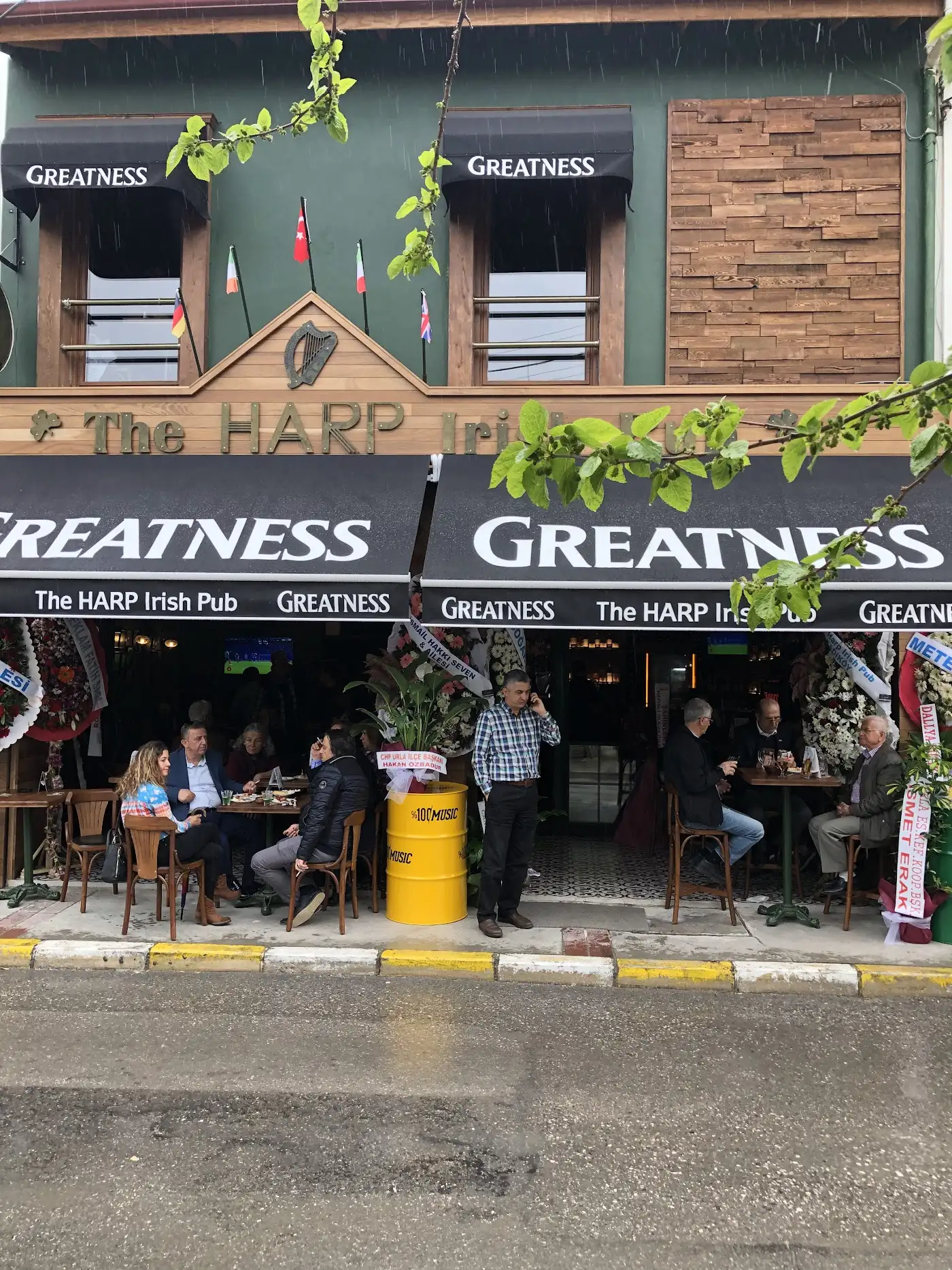 The HARP Irish Pub | Urla