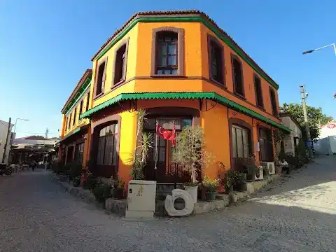 Urla Han Otel