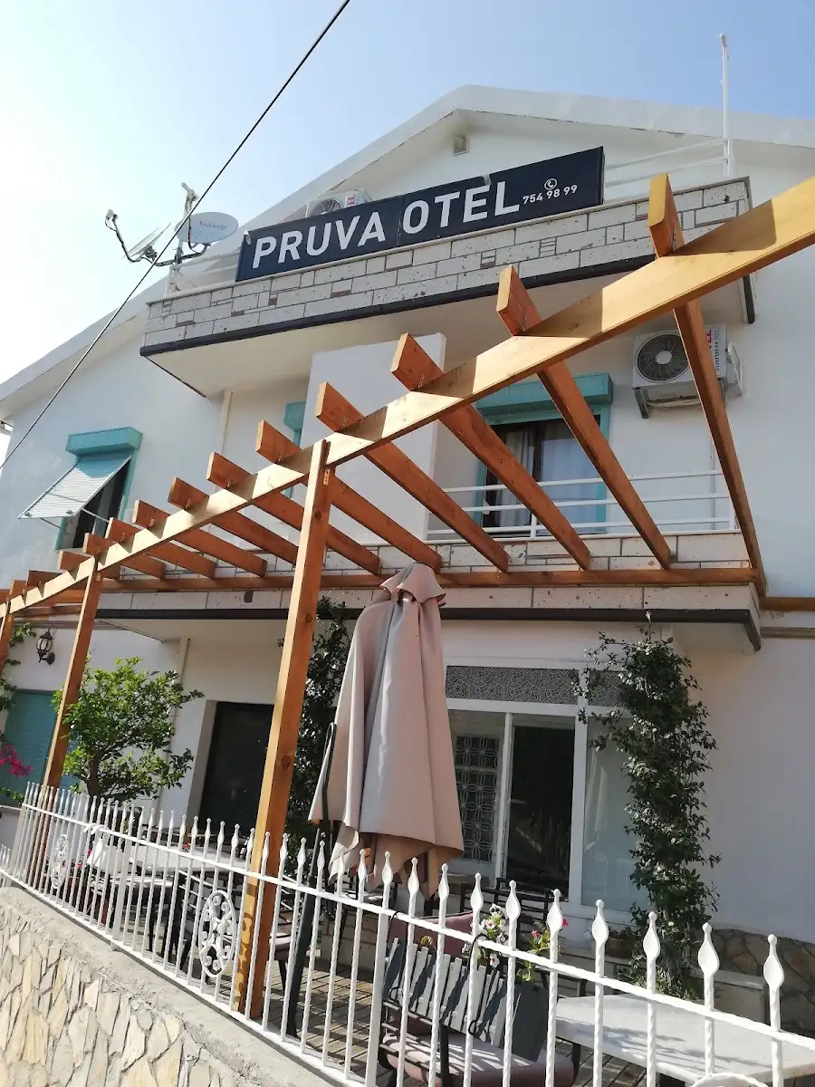 Urla pruva otel