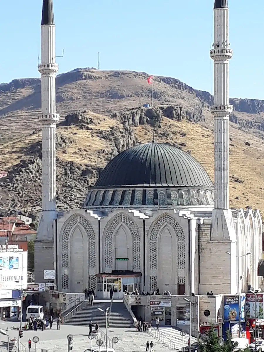 Develi Meydanı