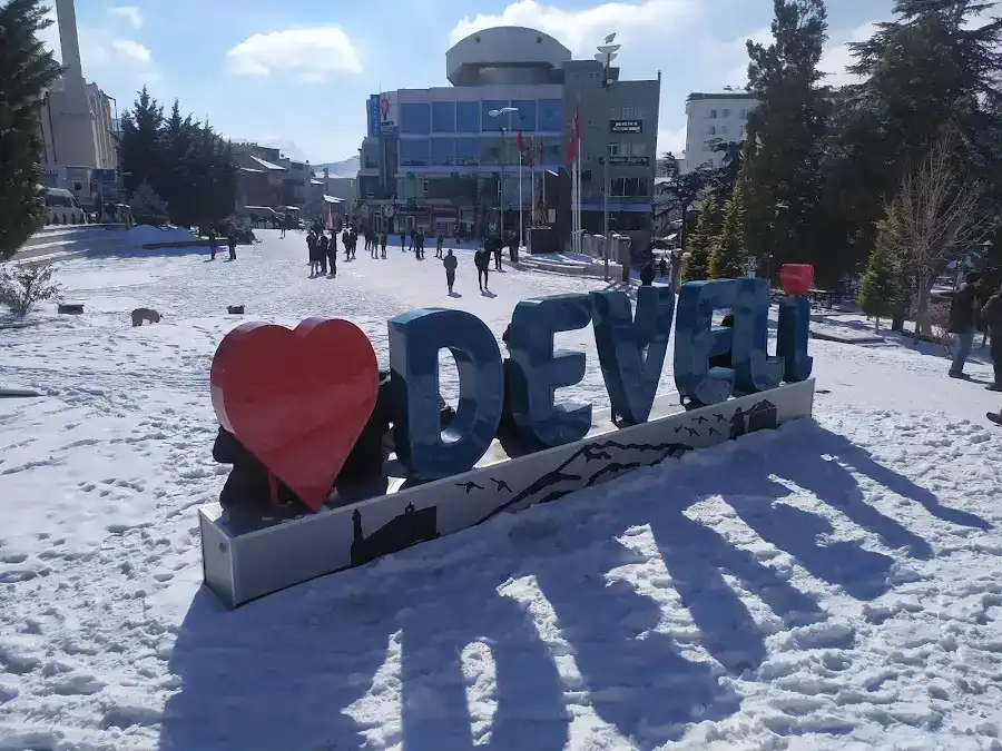 Develi Meydanı fotoğraf 2