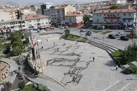 Develi Meydanı fotoğraf 3