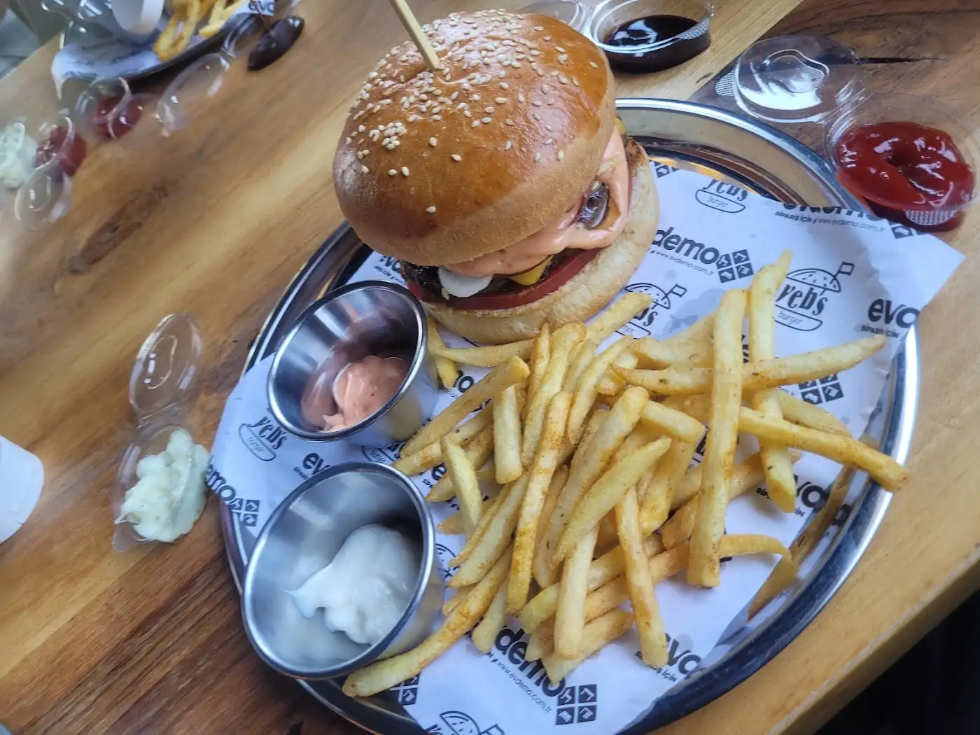 Yebs Burger fotoğraf 2