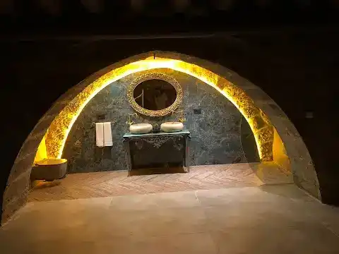 KEREM iLE ASLI BUTiK OTEL
