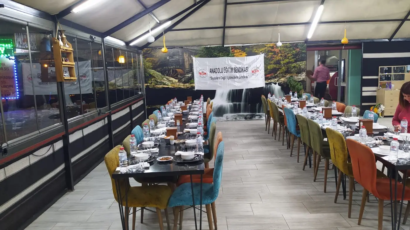 Meşhur Kavurmacı nafis usta et mangal çorba ve kahvalti