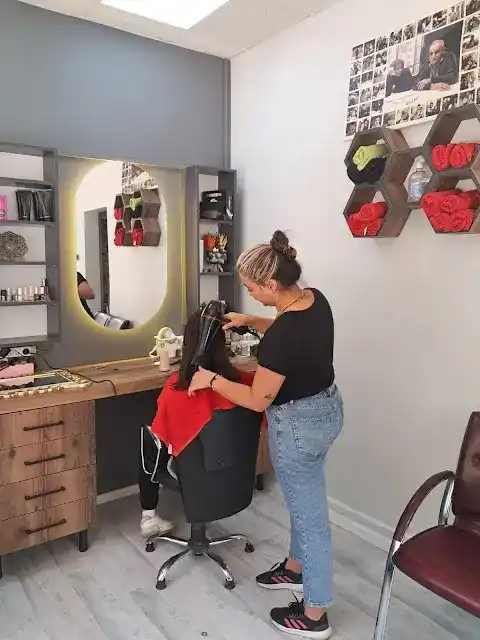 Nehir Bayan Kuaförü