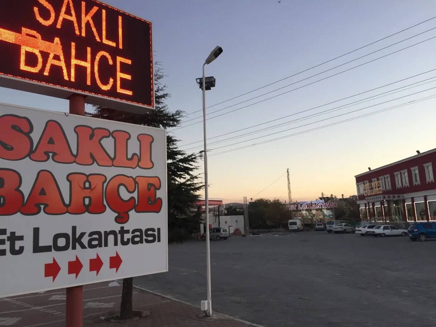 Saklı Bahçe Et Lokantası fotoğraf 3