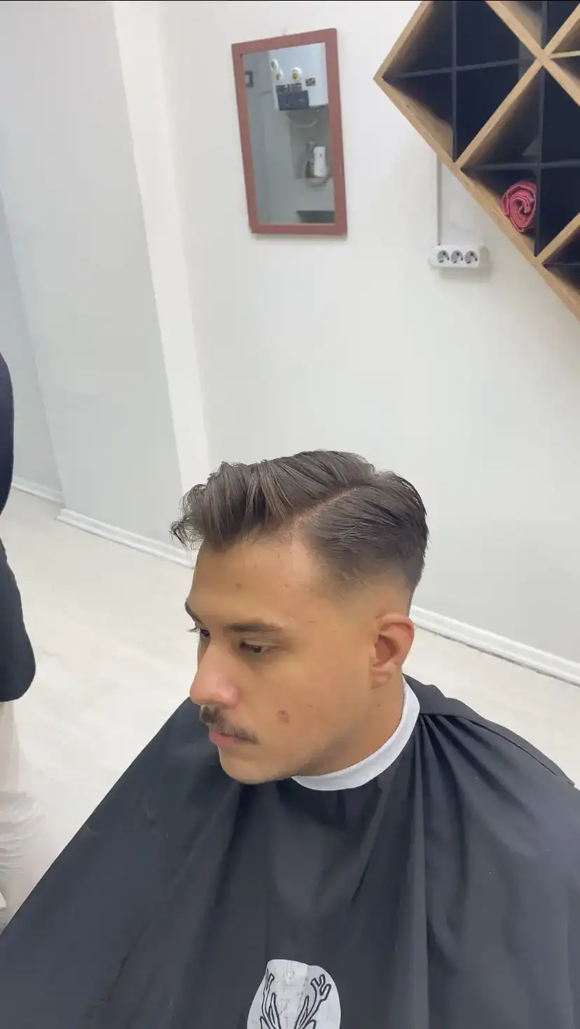 BURAK SÖNMEZ HAİR ARTİST/akhisar erkek kuaför salonu fotoğraf 3
