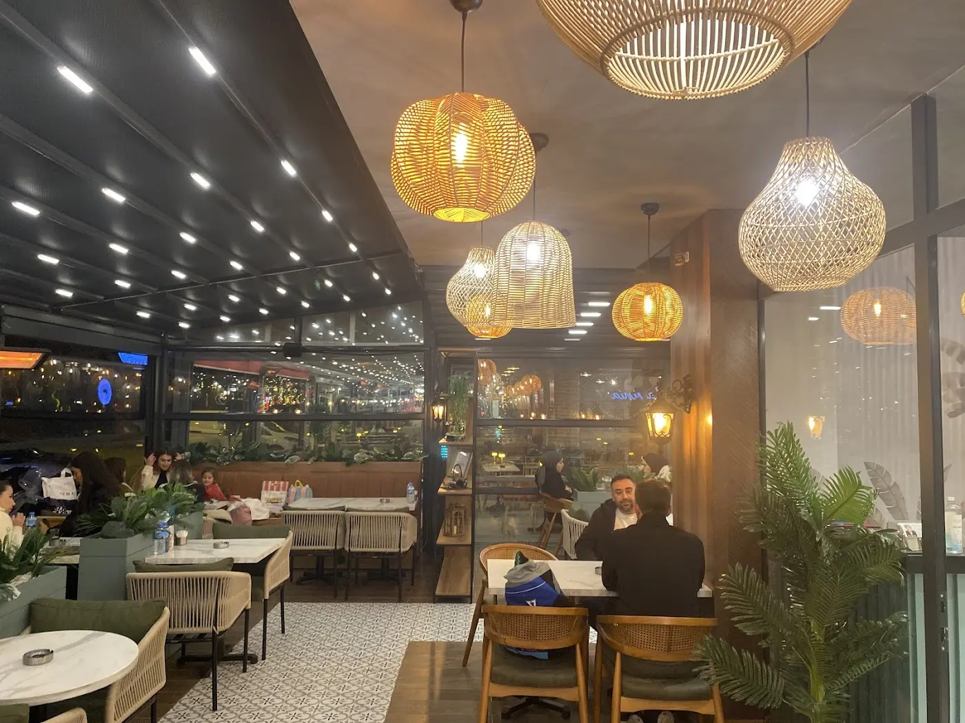 Lavinia Chocolate & Waffle & Coffee Akhisar