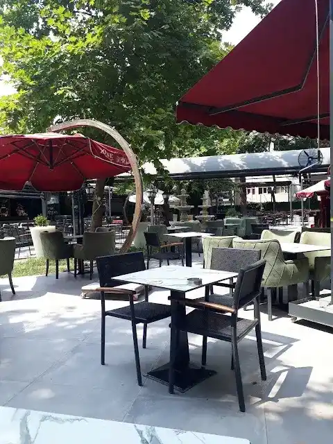 Zone Lounge