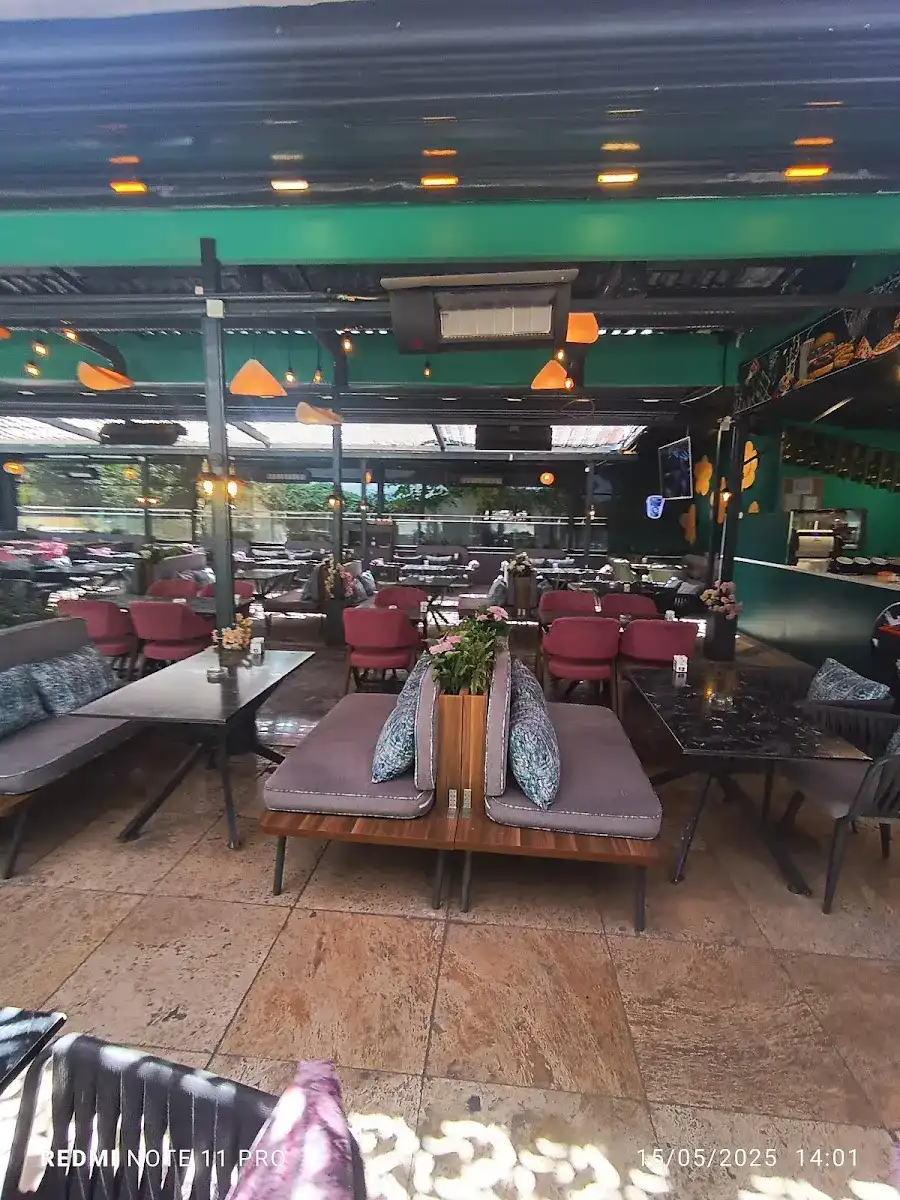 Le Sherbet Lounge