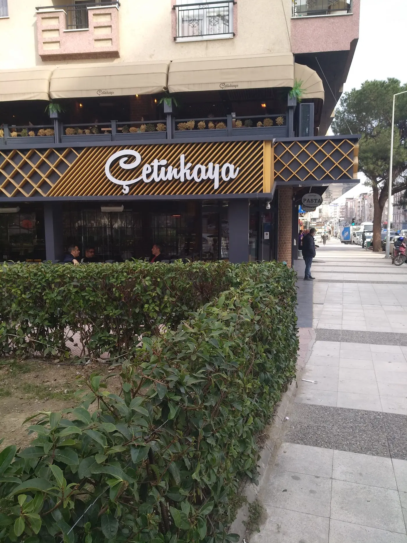 Manisa Çetinkaya Pastanesi