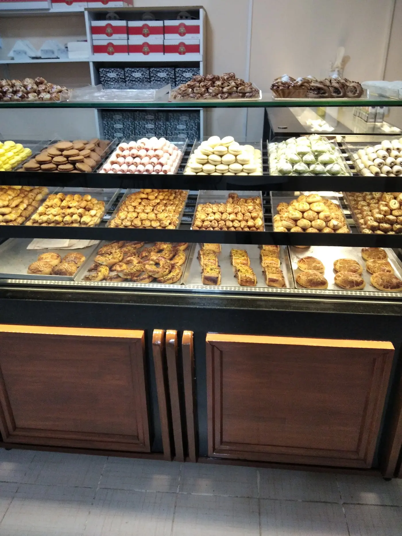 Aryam Cafe & Patisserie