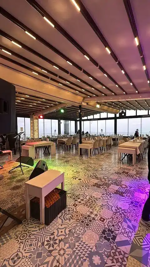 Midas ROOF Restaurant