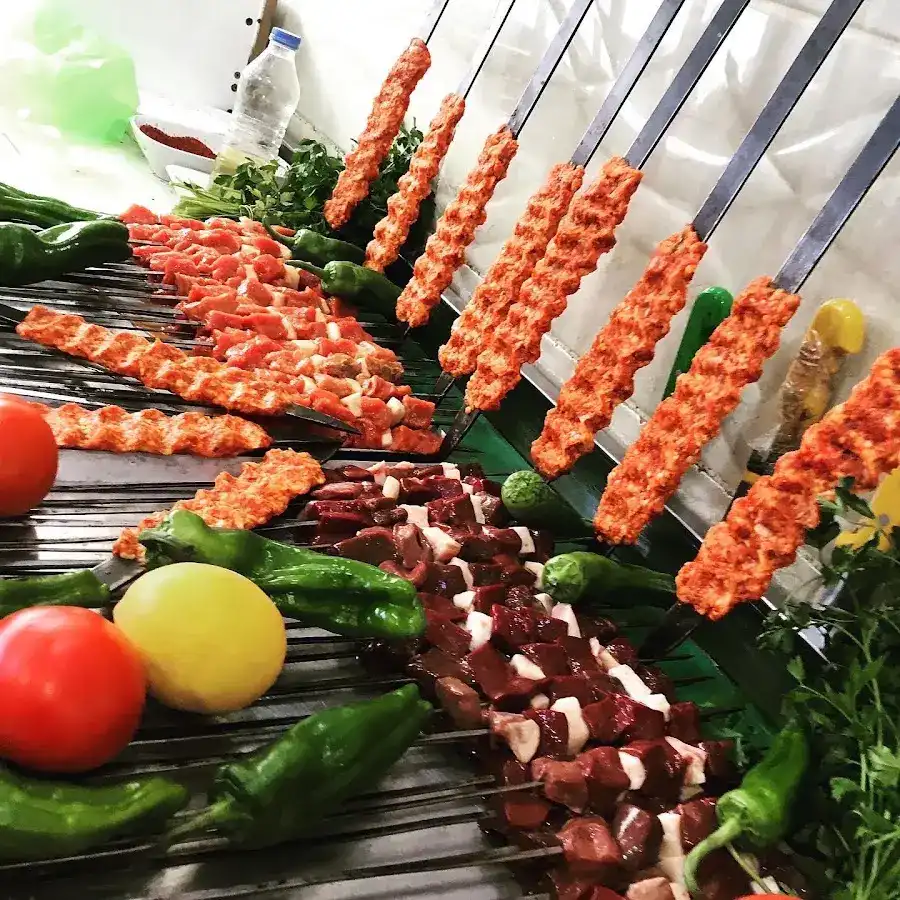 Celal Usta Adana Kebap Ve Yöresel Yemek Salonu fotoğraf 2