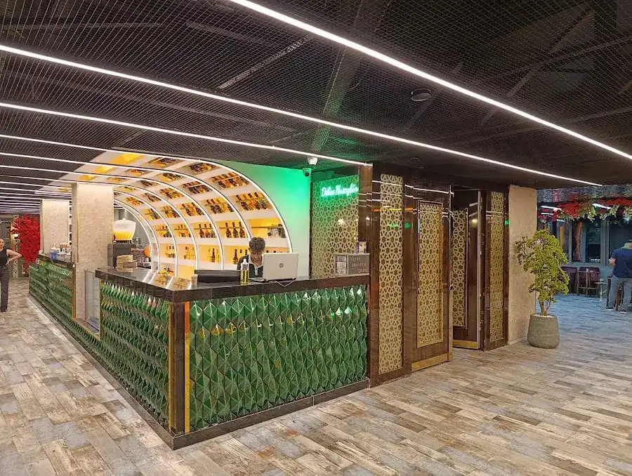 DELÚX CAFE