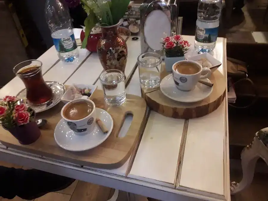 Adonis Cafe fotoğraf 2