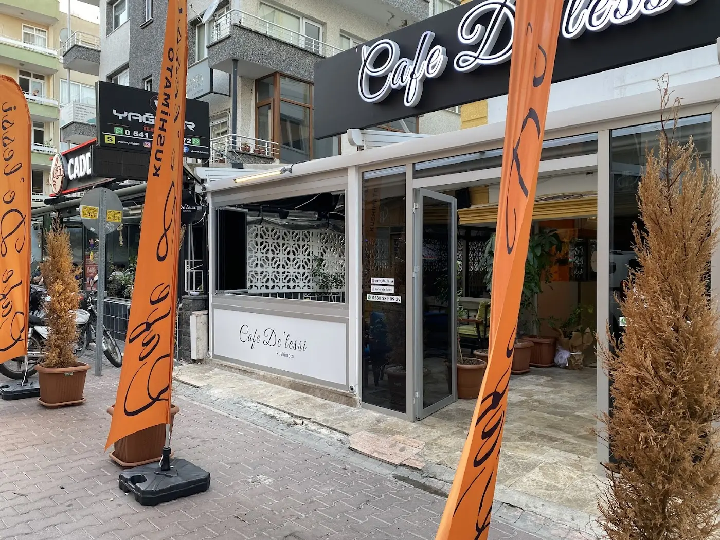 Cafe De’lessi