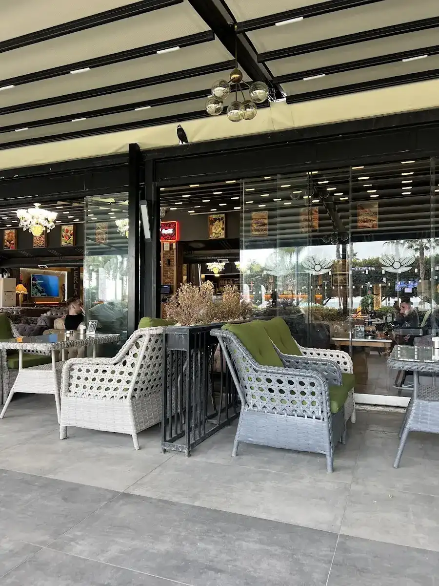 Perla Cafe