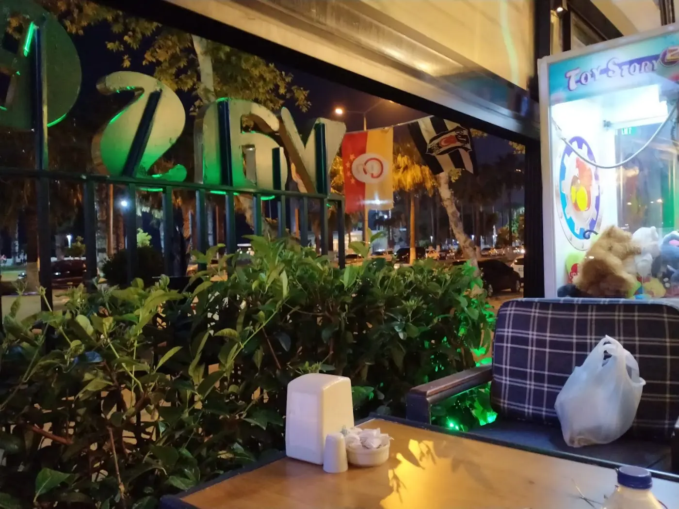 Yasemin Cadde Cafe