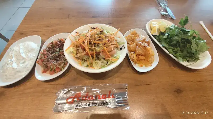 Adanalı Kebap Pide Salonu fotoğraf 2
