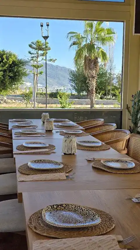 VARİL BEACH CLUB & RESTORANT