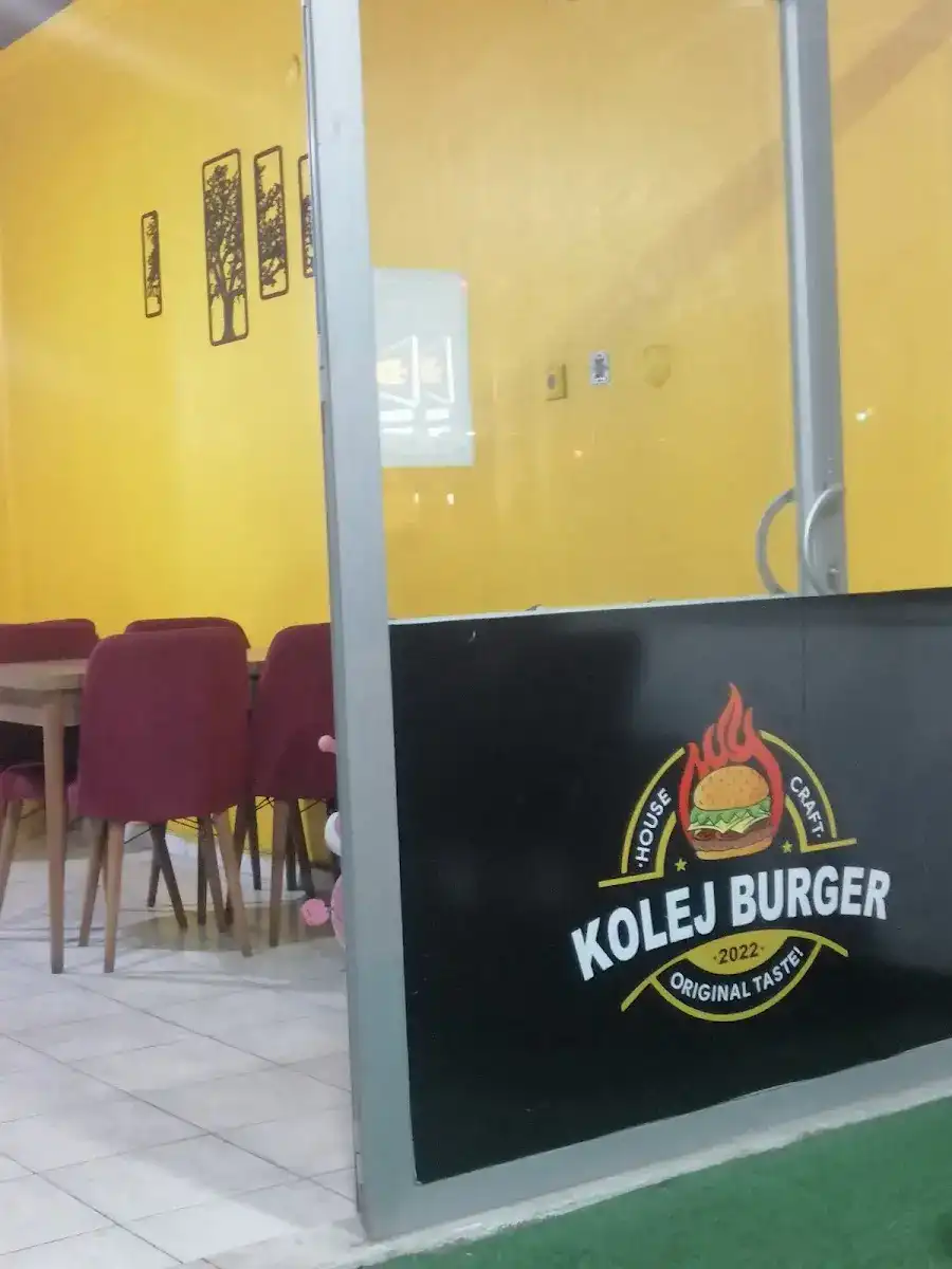 Kolej Burger fotoğraf 3
