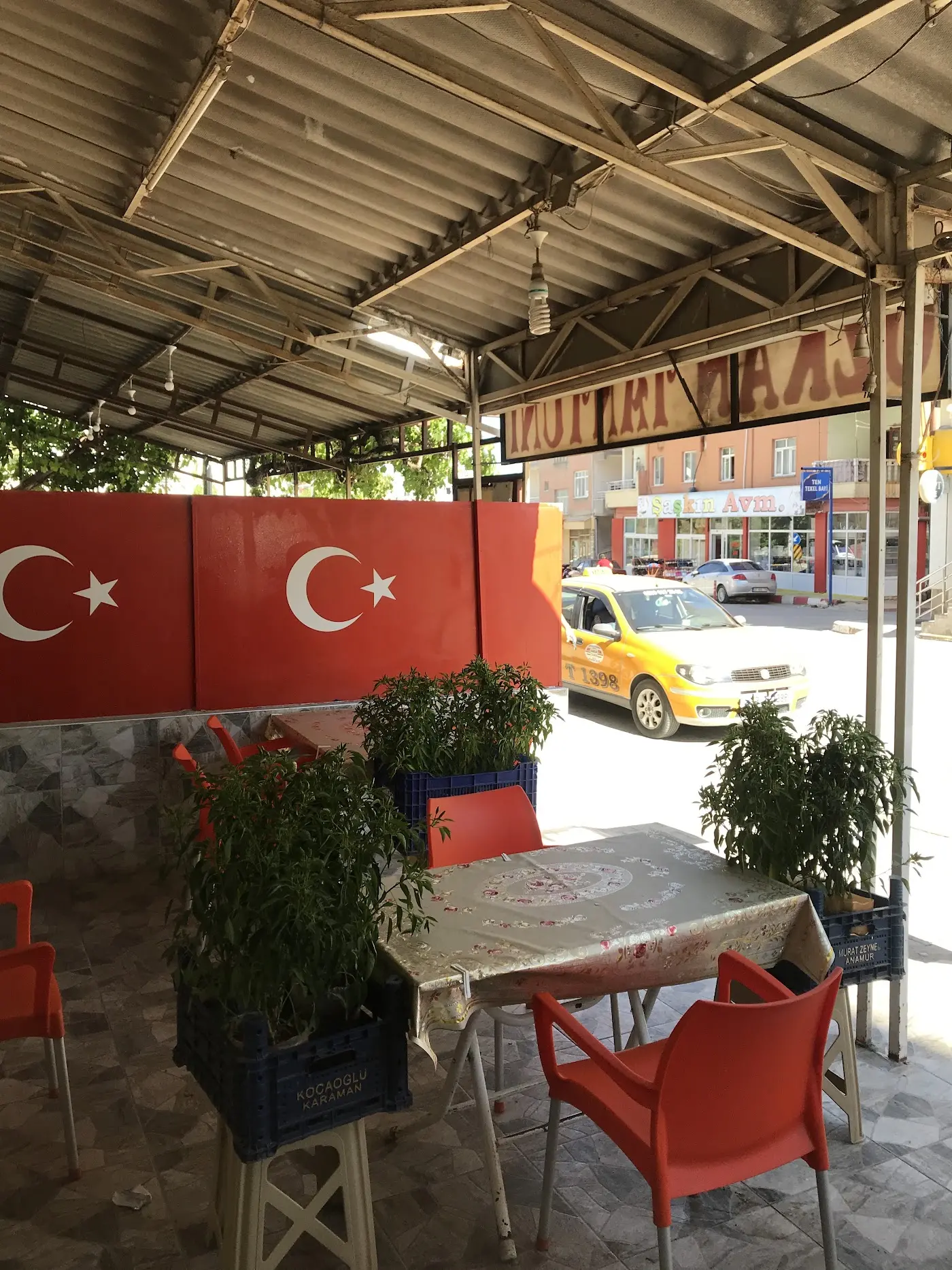 Özkan Tantuni,Döner ve çorba Salonu