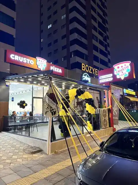 Crusto Pizza