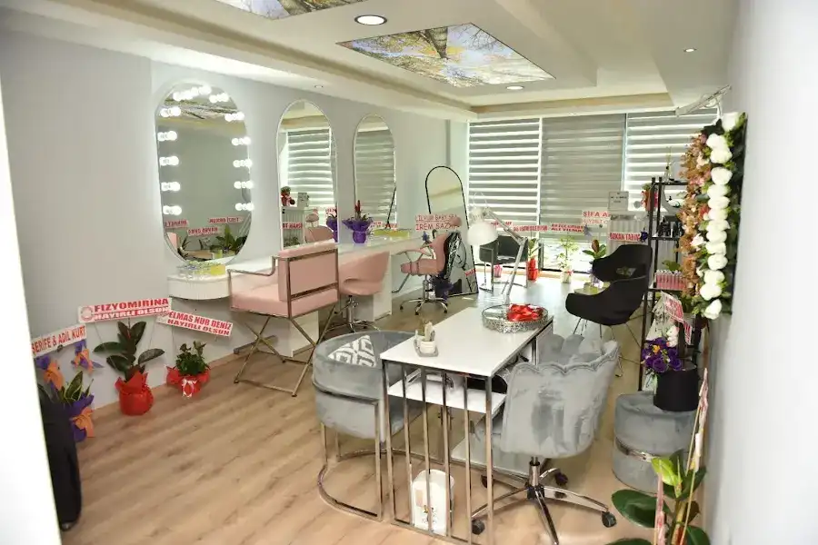 NK Nihal Küçüksarı Nail&Makeup Studio fotoğraf 2