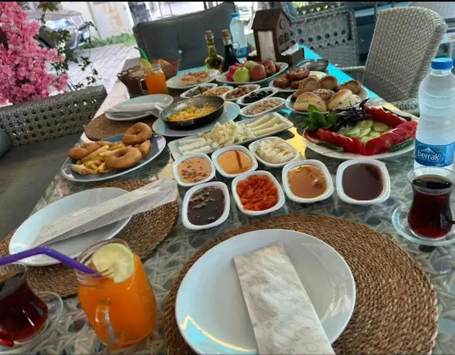 BLEU ET BLANC CAFE fotoğraf 3