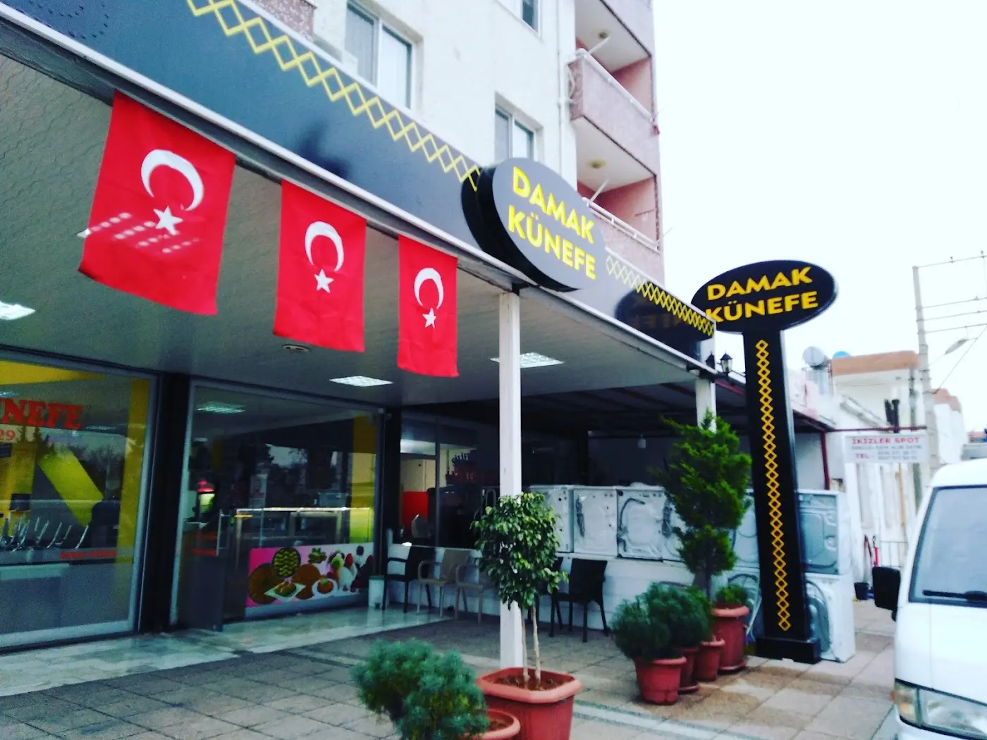 Damak Künefe Baklava Salonu
