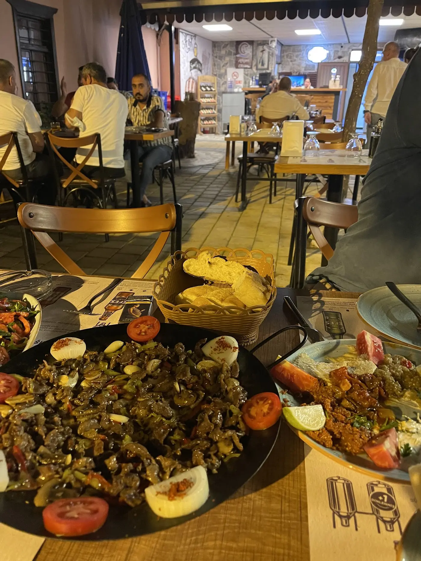 sığınak cafe restaurant bar (et ciğer evi) fotoğraf 2