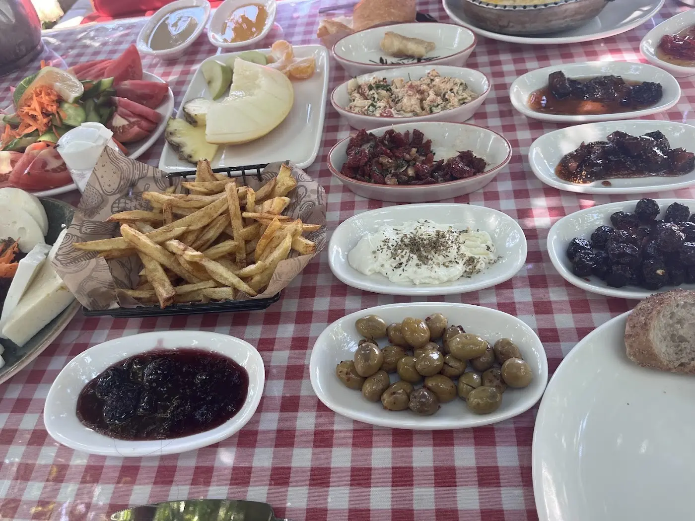 İPEK AT ÇİFTLİĞİ KAHVALTI BAHÇESİ fotoğraf 2