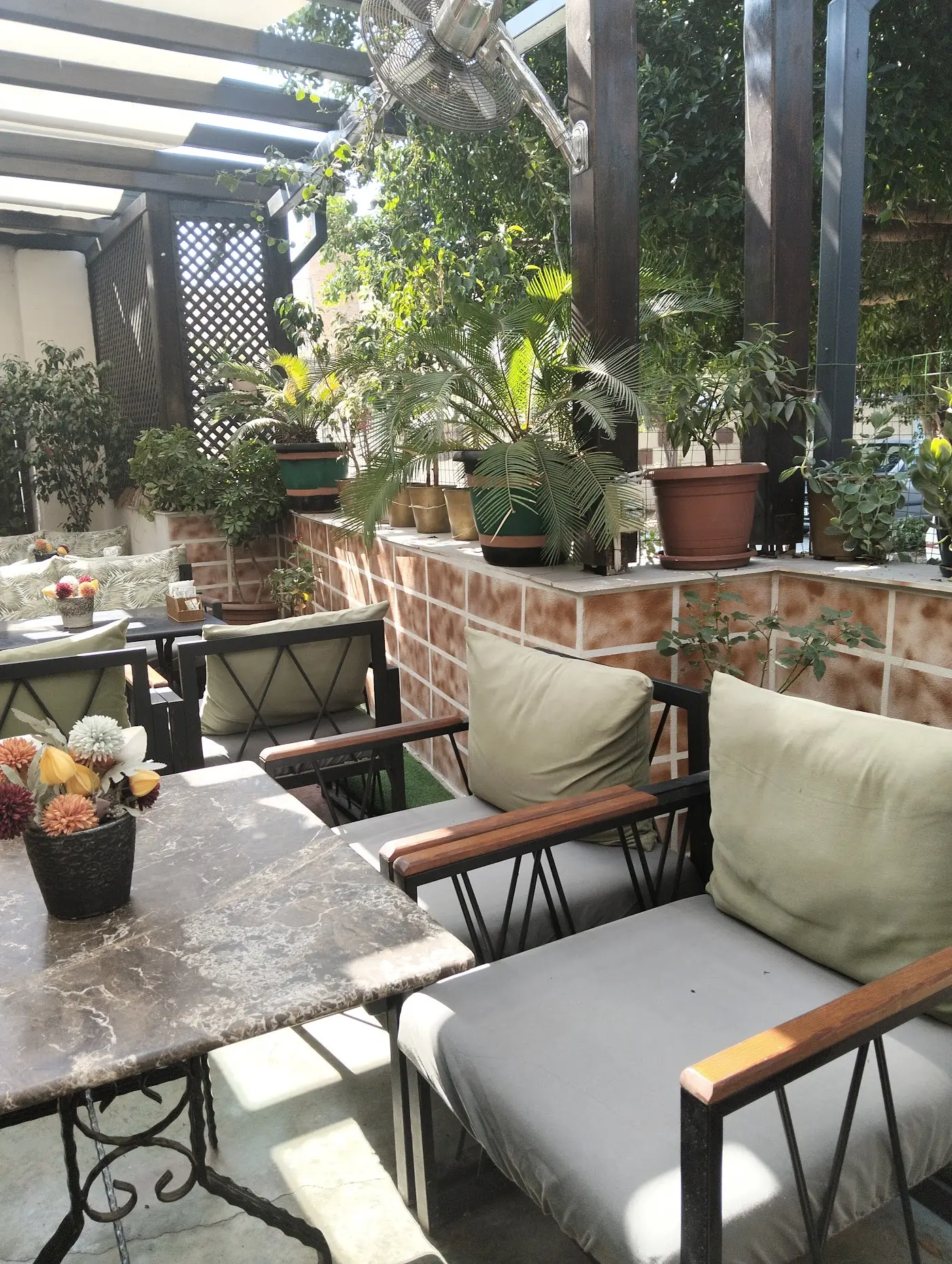 Kydnos Cafe Restaurant