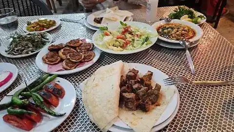 Yeşilova Kebap Ve Lahmacun Salonu Bahçe Keyfi fotoğraf 2