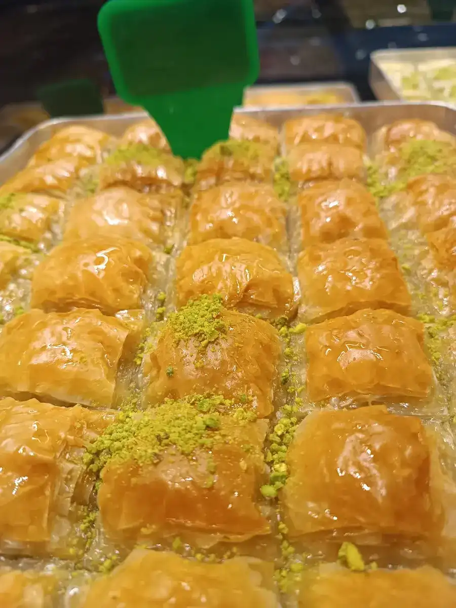 GEZEROĞULLARI BAKLAVA KÜNEFE KAHVALTI fotoğraf 2