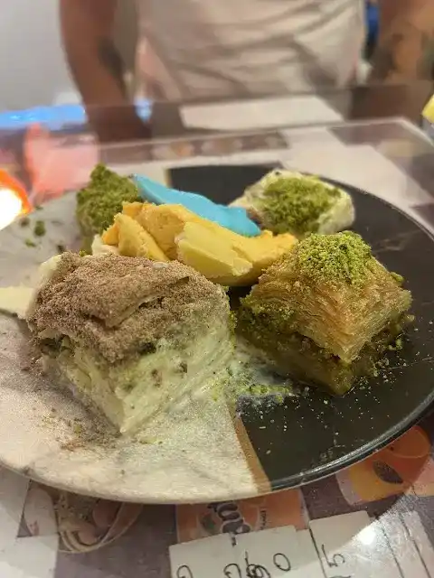 GEZEROĞULLARI BAKLAVA KÜNEFE KAHVALTI fotoğraf 3