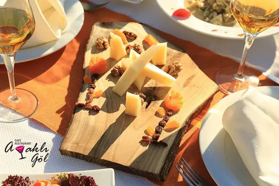 AYAKLIGÖL BalıkRestaurant fotoğraf 2