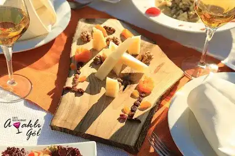 AYAKLIGÖL BalıkRestaurant fotoğraf 2
