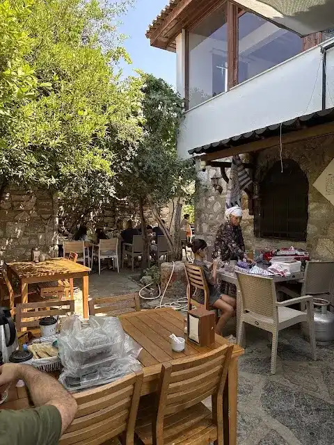 Çörekotu Cafe by Ummahan Güler