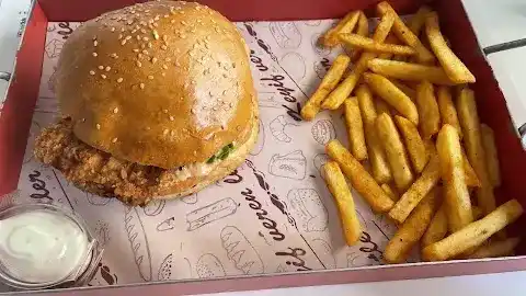 BUFFLES'S fried chicken & burger fotoğraf 2