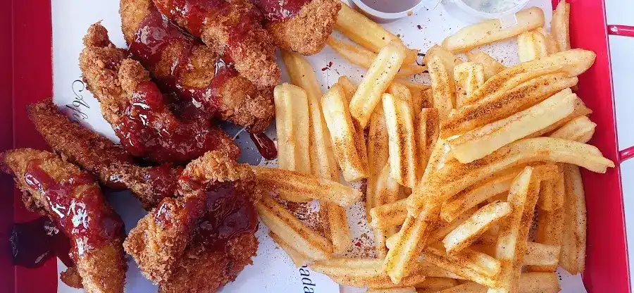 BUFFLES'S fried chicken & burger fotoğraf 3