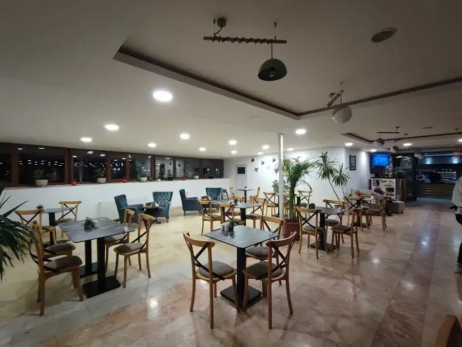 Kıyı Cafe