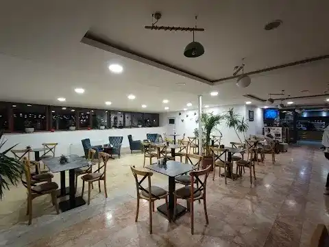 Kıyı Cafe