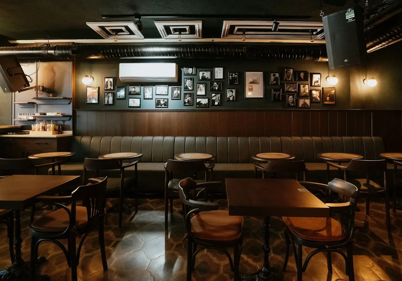 GUSTO PUB & ROOF