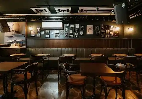 GUSTO PUB & ROOF