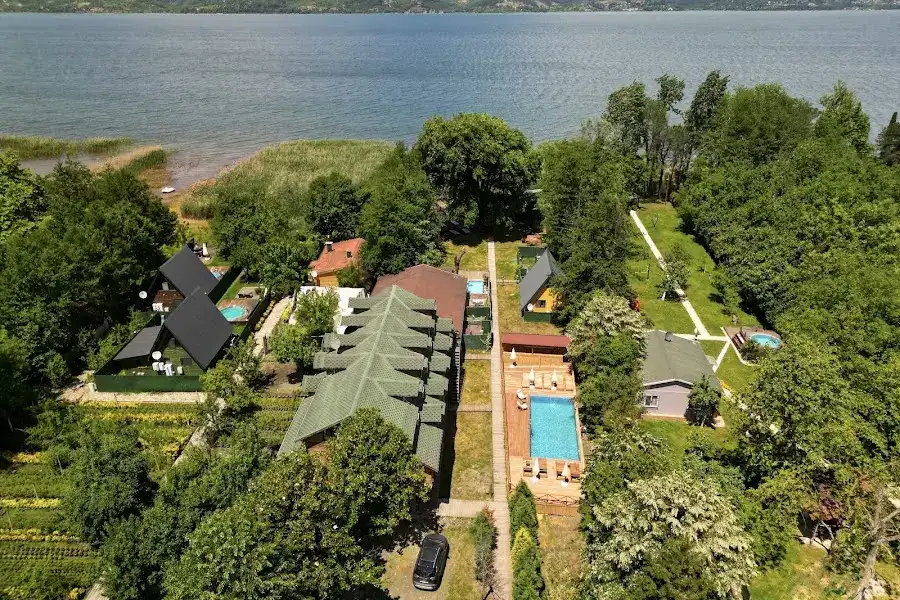 meca deluxe otel & bungalov sapanca