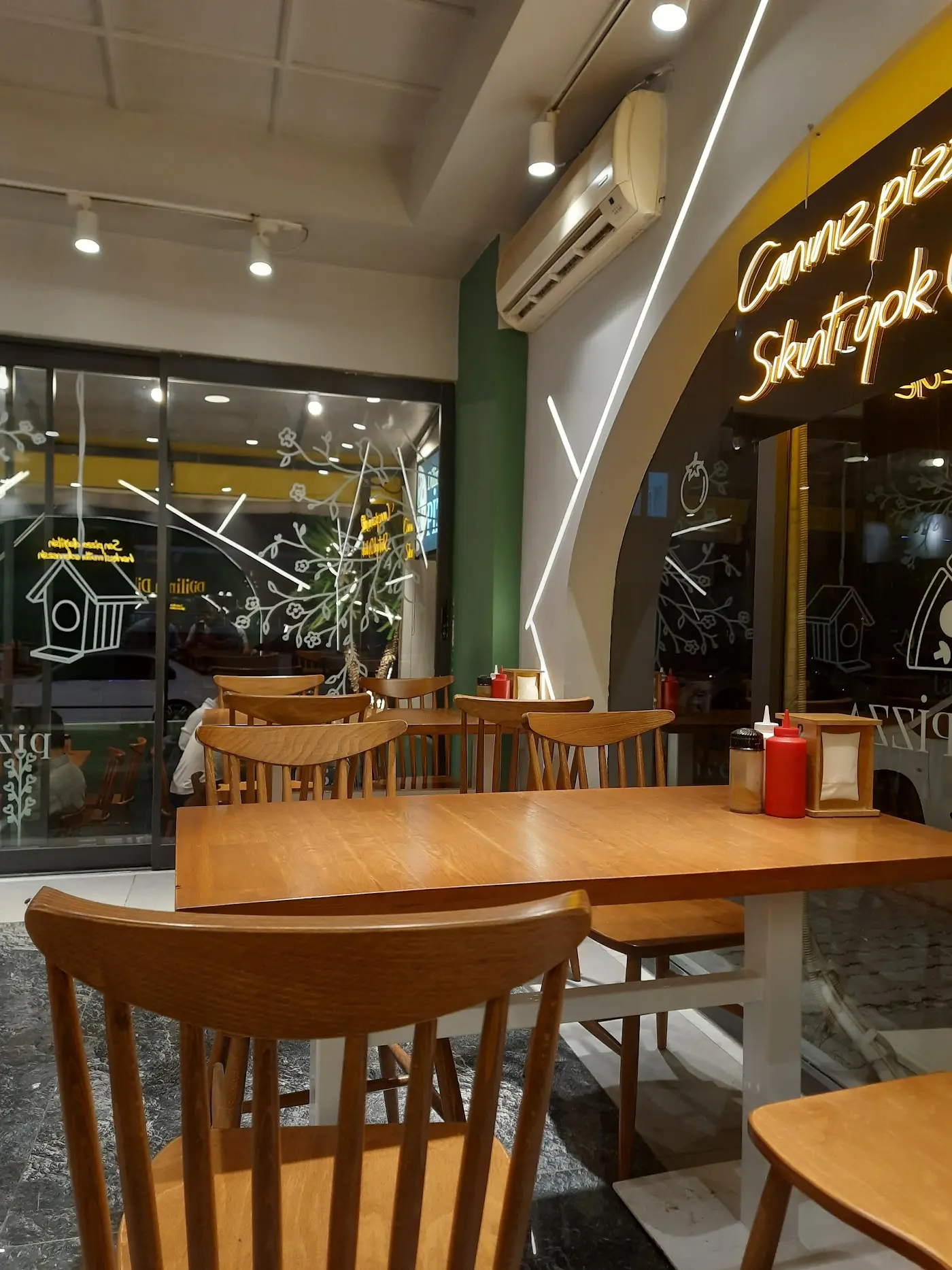 Dilim Dilim Pizza fotoğraf 3