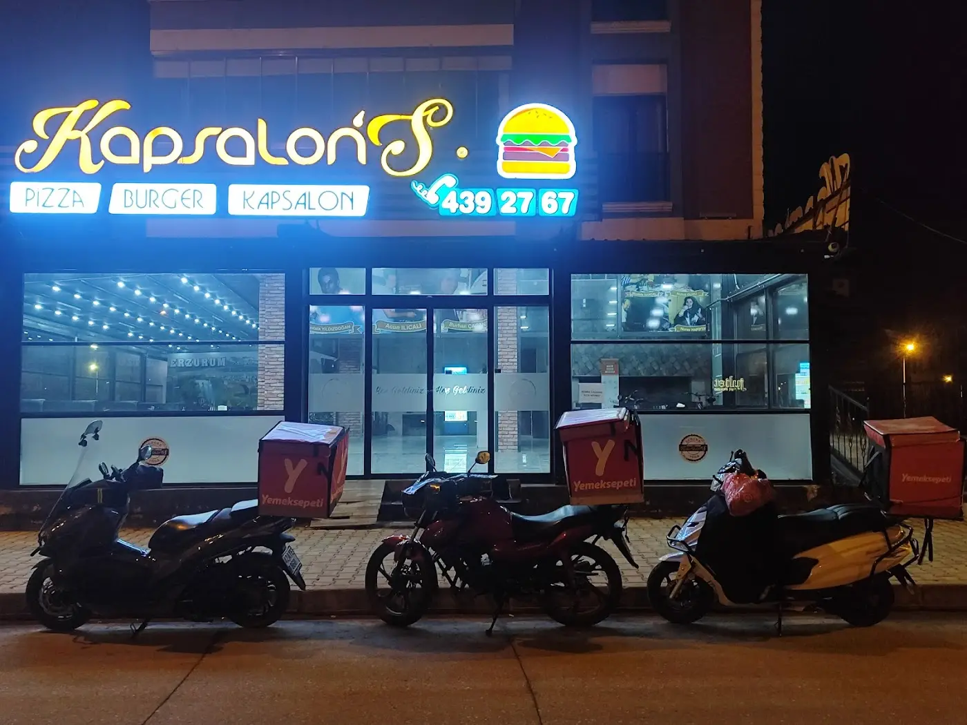 Kapsalon'S fotoğraf 3